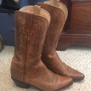 Lucchese women’s size 39 boots